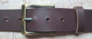 Gürtelschnalle messingfarben 40mm am Gürtel