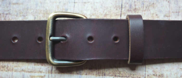 Gürtelschnalle messingfarben 40mm am Gürtel