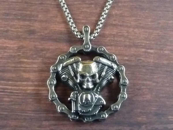 Schwarze Skull Halskette aus Edelstahl Totenkopf-Anhänger Männer Biker  Geschenk