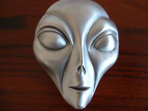 Buckle Alien