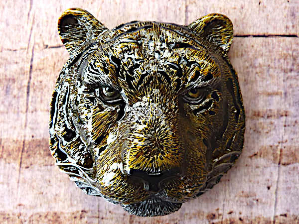 Buckle  Tiger