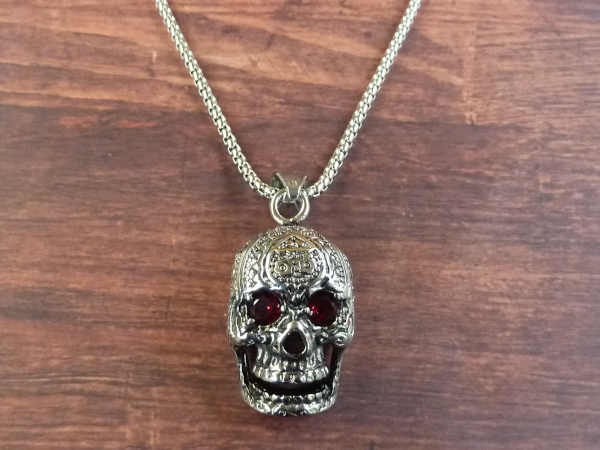 Halskette Edelstahl 60cm mit Anhänger Skull Totenkopf mit roten Augen