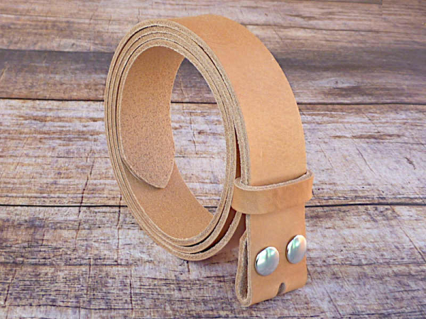 Rindsleder Wechselgürtel Druckknopfgürtel ohne Schnalle hellbraun - aufgerollt