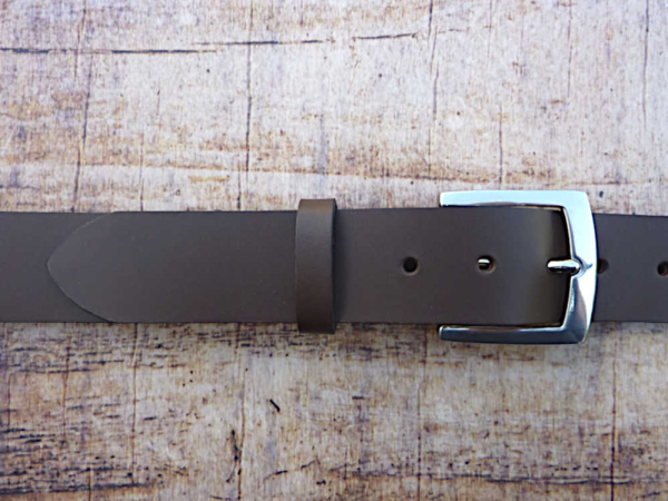 Hochwertiger, robuster Rindsledergürtel braun mit Edelstahlschnalle